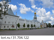 Юго-западная башня Вологодского кремля, колокольня Софийского собора и  Воскресенский Собор (2014 год). Стоковое фото, фотограф Светлана Колобова / Фотобанк Лори