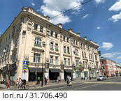 Москва, улица Покровка, дом 19. Доходный дом Федора Рахманова, 1898-1899 гг. (2019 год). Редакционное фото, фотограф Овчинникова Ирина / Фотобанк Лори