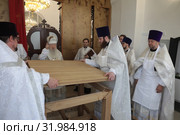 Великое освящение Покровского храма деревни Нововасильевское Лотошинского района (2019 год). Редакционное фото, фотограф Дмитрий Неумоин / Фотобанк Лори