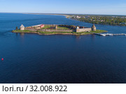 Крепость "Орешек" солнечным майским днем (аэросъемка). Шлисельбург, Россия (2019 год). Стоковое фото, фотограф Виктор Карасев / Фотобанк Лори