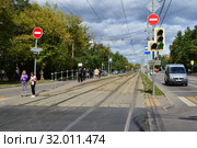 Открытое шоссе. Район Богородское. Город Москва. Россия (2019 год). Редакционное фото, фотограф lana1501 / Фотобанк Лори