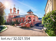 Сергиевская церковь монастыря Sergievskaya Church of the Vysokopetrovsky monastery (2019 год). Стоковое фото, фотограф Baturina Yuliya / Фотобанк Лори