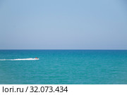 Море, небо и водный мотоцикл (2019 год). Стоковое фото, фотограф Евгений Вернигоров / Фотобанк Лори