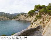 Голубая бухта и Тропа Голицына в Крыму (2019 год). Стоковое фото, фотограф Наталья Гармашева / Фотобанк Лори