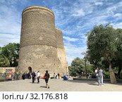 Девичья башня в Баку ранней осенью, Азербайджан (2019 год). Редакционное фото, фотограф Овчинникова Ирина / Фотобанк Лори