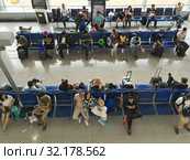 Departure area of Vietnam airport (2019 год). Редакционное фото, фотограф Александр Подшивалов / Фотобанк Лори