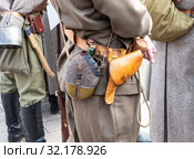 Vintage leather holster and other ammunition on the belt. Стоковое фото, фотограф FotograFF / Фотобанк Лори