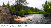Ruskeala waterfalls on the tokhmayoki river . Karelia. (2019 год). Редакционное фото, фотограф Алексей Маринченко / Фотобанк Лори