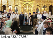 Общая фотография после литургии в Троицком соборе Подольска (2019 год). Редакционное фото, фотограф Дмитрий Неумоин / Фотобанк Лори