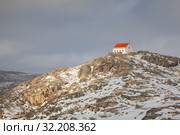 Small House On The Top Of Mountain Under Snow, Serra da Estrela, Portugal (2019 год). Стоковое фото, фотограф Кирилл Трифонов / Фотобанк Лори