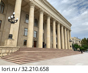 Музейный центр Министерства культуры и туризма Азербайджанской Республики. Проспект Нефтяников, 123А, Баку, Азербайджан (2019 год). Редакционное фото, фотограф Овчинникова Ирина / Фотобанк Лори