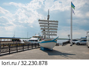 Россия, Тюменская область, Ханты- Мансийский округ, река Иртыш, речной вокзал (2018 год). Редакционное фото, фотограф Александр Циликин / Фотобанк Лори