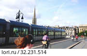 Bordeaux river bridge with St Michel cathedral. France (2019 год). Редакционное видео, видеограф Яков Филимонов / Фотобанк Лори