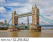 Тауэрский мост (Tower Bridge). Лондон. Великобритания (2019 год). Редакционное фото, фотограф Сергей Афанасьев / Фотобанк Лори