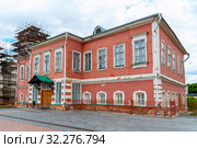 Настоятельский корпус. Донской монастырь. Москва (2019 год). Редакционное фото, фотограф Александр Щепин / Фотобанк Лори