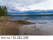 Полоса литорали во время отлива. Берег Белого моря. Карелия, Россия, конец июня. Стоковое фото, фотограф Сергей Рыбин / Фотобанк Лори