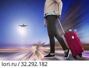 Woman carries luggage. Стоковое фото, фотограф Яков Филимонов / Фотобанк Лори