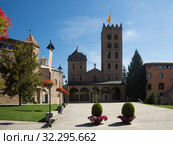 Monastery of Santa Maria in town of Ripoll, Spain (2017 год). Стоковое фото, фотограф Яков Филимонов / Фотобанк Лори