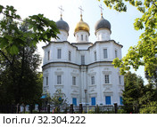 Церковь Казанской иконы Божией Матери в усадьбе Узкое. Москва, ЮЗАО (2017 год). Редакционное фото, фотограф Елена Орлова / Фотобанк Лори