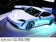 Porsche Taycan Turbo S (2019 год). Редакционное фото, фотограф Art Konovalov / Фотобанк Лори