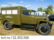 Санитарный автомобиль ГАЗ-АА 55 (1941 года выпуска) - участник фестиваля ретротранспорта "Фортуна-2019", Кронштадт. Редакционное фото, фотограф Виктор Карасев / Фотобанк Лори