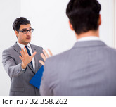 Politician planning speach in front of mirror. Стоковое фото, фотограф Elnur / Фотобанк Лори