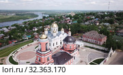 Nikitsky monastery from helicopter. Transfiguration temple. City Kashira. Russia (2019 год). Стоковое видео, видеограф Яков Филимонов / Фотобанк Лори