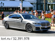 BMW 7-series (2019 год). Редакционное фото, фотограф Art Konovalov / Фотобанк Лори