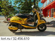 Motorbike, scooter, traditional two wheels transport in Asia. Стоковое фото, фотограф Aleksejs Bergmanis / Фотобанк Лори