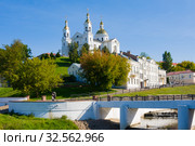 Holy Assumption Cathedral of Assumption on hill and Holy Spirit conven in summer. Vitebsk, Belarus (2019 год). Стоковое фото, фотограф Papoyan Irina / Фотобанк Лори