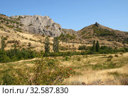 Горы и скалы у села Солнечная Долина. Крым (2019 год). Стоковое фото, фотограф Щеголева Ольга / Фотобанк Лори