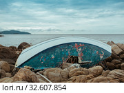 Broken Yacht on the rocks after Storm, Shipwreck disaster in the sea. Стоковое фото, фотограф Aleksejs Bergmanis / Фотобанк Лори