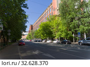 Электрозавод - старое промышленное здание, построенное в псевдоготическом стиле. Москва, Электрозаводская улица, 21. (2019 год). Редакционное фото, фотограф Сергей Рыбин / Фотобанк Лори
