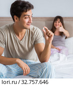 Man suffering from impotency with pill. Стоковое фото, фотограф Elnur / Фотобанк Лори