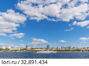 River boat tour River in Samara, Russia (2019 год). Стоковое фото, фотограф Дмитрий Тищенко / Фотобанк Лори