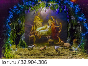 Рождественский вертеп. Никольский храм (храм-часовня Серафима Саровского). Деревня Островцы, Раменский район, Московская область (2020 год). Редакционное фото, фотограф Владимир Сергеев / Фотобанк Лори