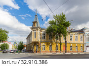 Mansion on Galaktionovskaya and Ulyanovskaya streets in Samara (2019 год). Редакционное фото, фотограф Дмитрий Тищенко / Фотобанк Лори