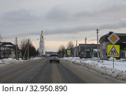 Лежнево, вид нацерковь Живоночальной Троицы (2020 год). Редакционное фото, фотограф Дмитрий Неумоин / Фотобанк Лори