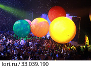 Снежное шоу Славы Полунина. Грандиозный финал (2020 год). Редакционное фото, фотограф Татьяна Белова / Фотобанк Лори