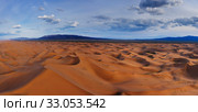 Sand dunes in Gobi Desert at sunset. Стоковое фото, фотограф Михаил Коханчиков / Фотобанк Лори