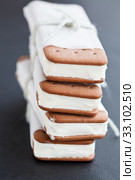 Ice cream biscuits. Стоковое фото, фотограф Elina Manninen / PantherMedia / Фотобанк Лори