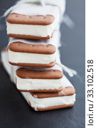 Ice cream biscuits. Стоковое фото, фотограф Elina Manninen / PantherMedia / Фотобанк Лори