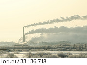Огромный завод. Дым из труб. Фабрика на фоне природы. Стоковое фото, фотограф Яковлев Сергей / Фотобанк Лори