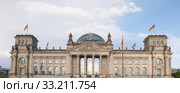Reichstag in Berlin. Стоковое фото, фотограф Claudio Divizia / Smarterpix / Фотобанк Лори