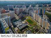 Московская область, Красногорск, жилой район "Мортонград Путилково" (2019 год). Редакционное фото, фотограф glokaya_kuzdra / Фотобанк Лори