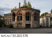 Россия. Ивангород.Парусинка. Старое зда (2019 год). Редакционное фото, фотограф Литвяк Игорь / Фотобанк Лори