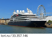 Le Dumont - d'Urville, new generation of ships, in summer in Helsinki (2019 год). Редакционное фото, фотограф Валерия Попова / Фотобанк Лори