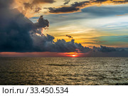 Закатное небо над Индийским океаном. Sanmali Beach, Шри-Ланка (2019 год). Стоковое фото, фотограф Владимир Сергеев / Фотобанк Лори