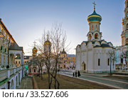Трапезная палата, Духовская церковь, Троицкий собор и Михеевская церковь. Троице-Сергиева лавра. Сергиев Посад. Московская область (2020 год). Редакционное фото, фотограф Сергей Афанасьев / Фотобанк Лори