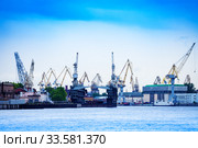 Admiralty Shipyard cranes Saint Petersburg Russia (2016 год). Стоковое фото, фотограф Сергей Новиков / Фотобанк Лори